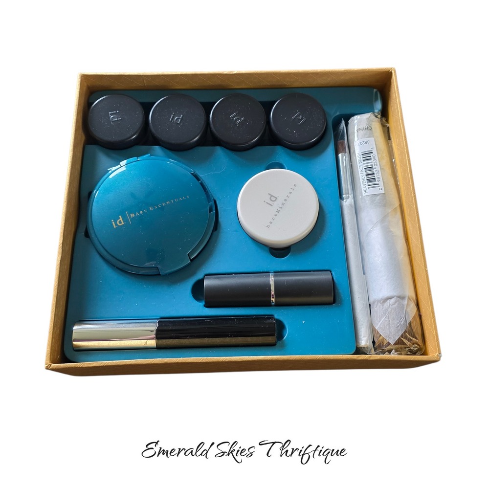 Bare escentuals bare Minerals bright & gifted gift set, new open box.